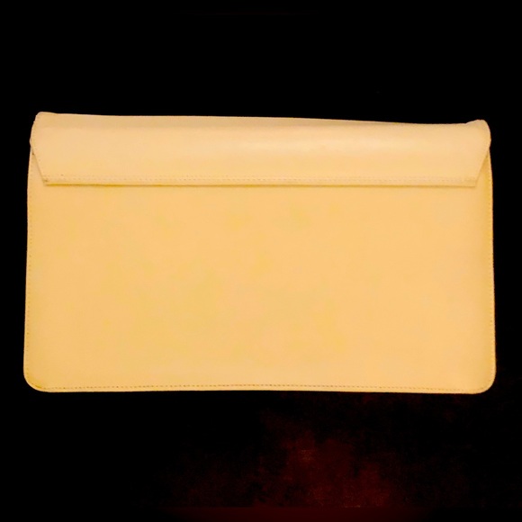 Vintage John Hort 1970s Designer Over the Shoulder Letter Format Cream Purse - Picture 7 of 7
